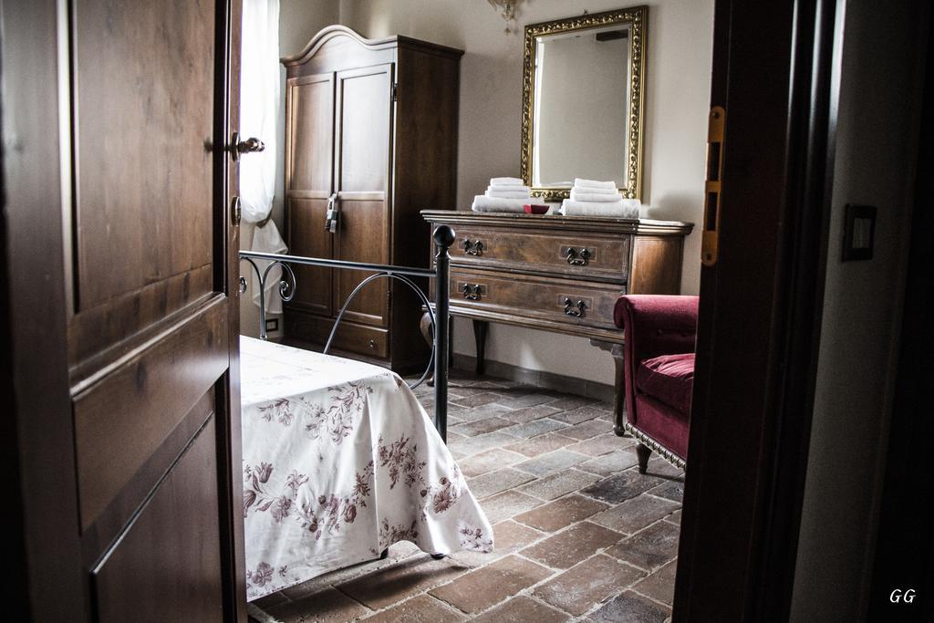Mons Major Relais Villa Montemaggiore al Metauro Стая снимка